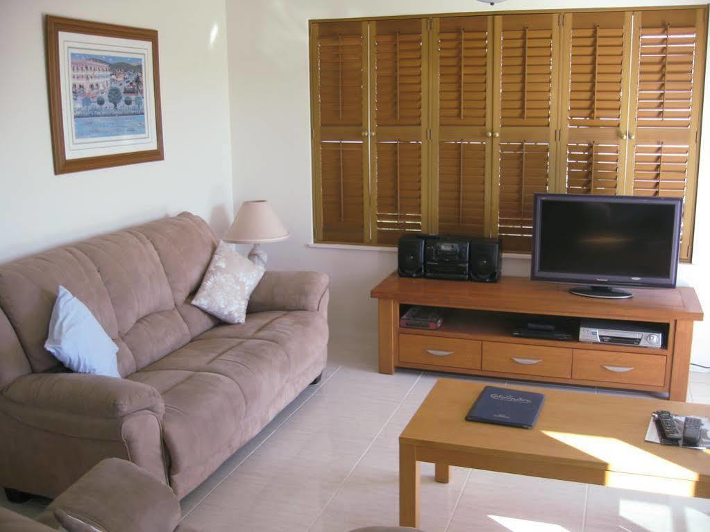 Cheltenham Apartments Caloundra Exterior photo